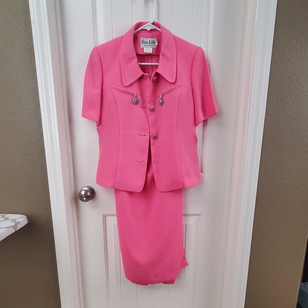 Pink skirt suit 🎬 Inspired by the Reese Witherspoon movie Legally Blonde 💖